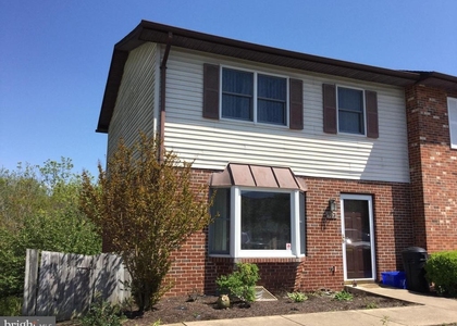 913 Hilltop Drive - Photo 1