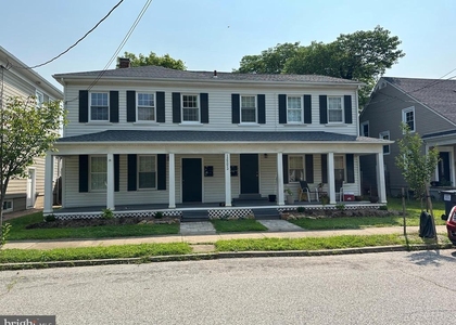 1605 Apt. B Charles Street - Photo 1