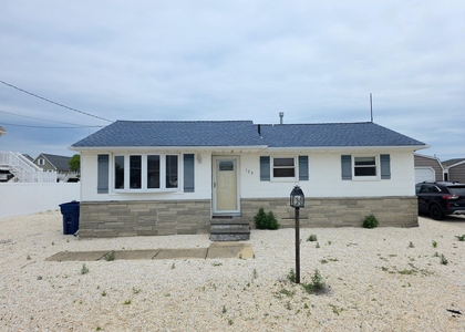 129 E Raritan Drive - Photo 1