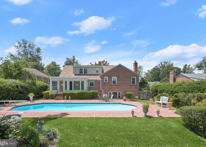7109 Radnor Road - Photo 1