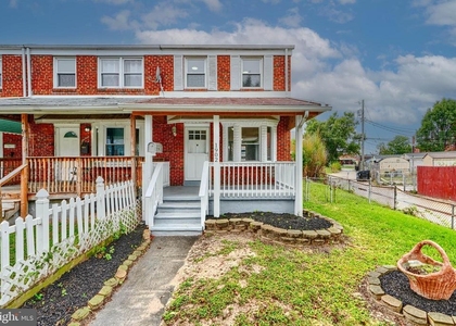 1902 Kelmore Road - Photo 1