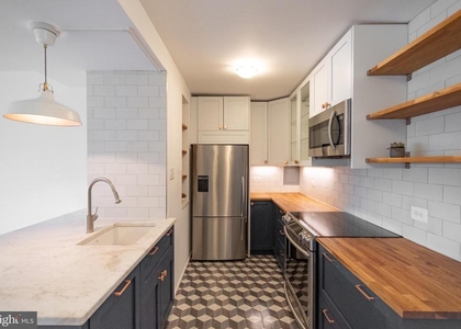 1301 Delaware Ave Sw - Photo 1