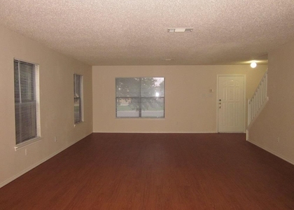 1102 Comfort St - Photo 1