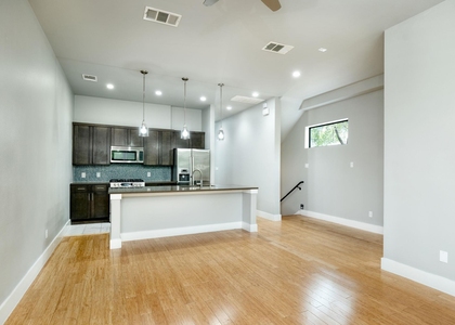3000 Speedway St - Photo 1