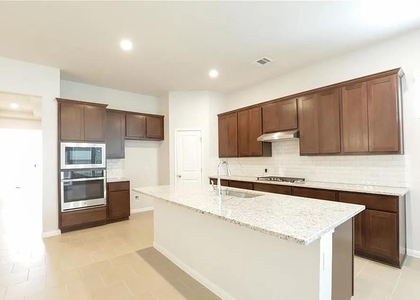 135 Horseshoe Cv - Photo 1