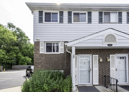 551 W Park Avenue - Photo 1