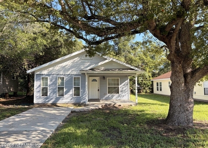 747 Broxton Street - Photo 1