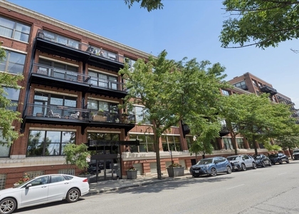 1040 W Adams Street - Photo 1