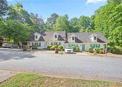 6712 Lakewood Drive - Photo 1