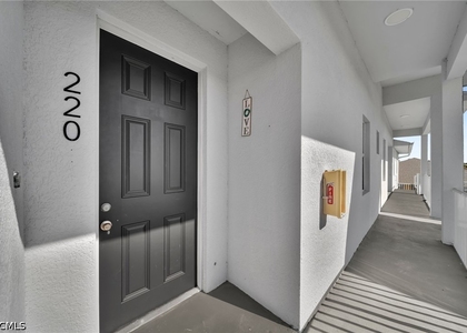 275 Sw 4th Street - Photo 1