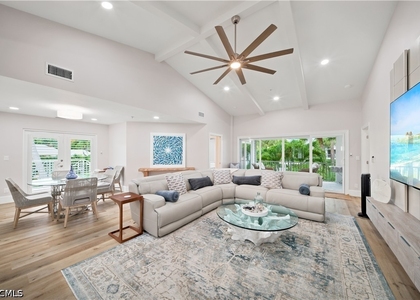 248 4th Avenue S - Photo 1