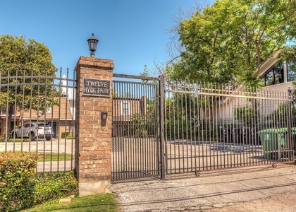 12 Hyde Park Boulevard - Photo 1