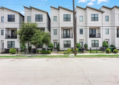 1615 Milby Street - Photo 1