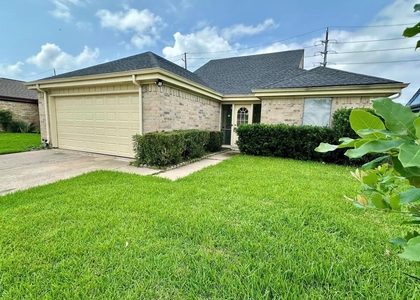 2535 Planters Row - Photo 1