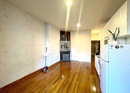 E 3rd St - Photo 1