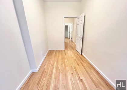 East 7 Street - Photo 1