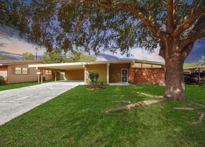 5326 Heatherbrook Drive - Photo 1