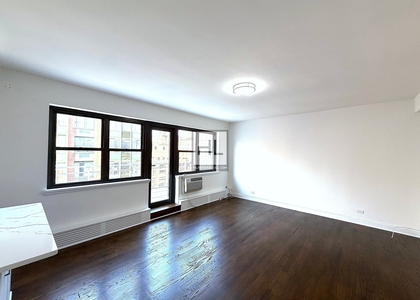 East 69 Street - Photo 1