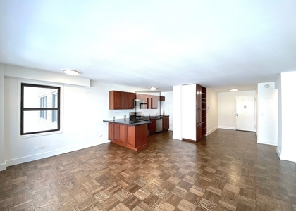 East 63rd Street - Photo 1