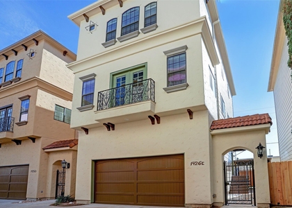 1426 W 21st Street - Photo 1