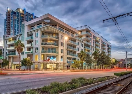 912 Channelside Drive - Photo 1