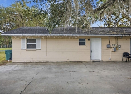 421 Ne 26th Court - Photo 1