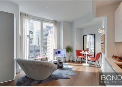 East 44th Street - Photo 1