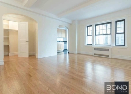 West 10th Street - Photo 1