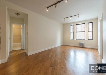 West 11th Street - Photo 1