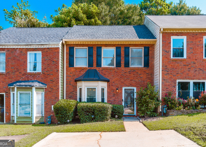 1022 Oaks Parkway Se - Photo 1