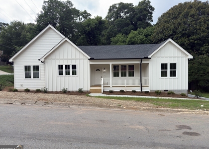 294 Moreland Avenue - Photo 1