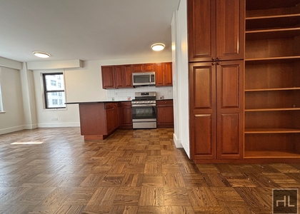 East 63 Street - Photo 1
