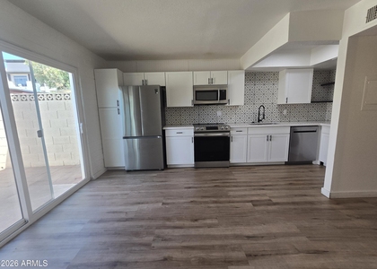 4848 N Woodmere Fairway -- - Photo 1