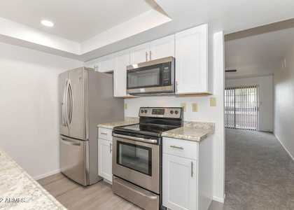 3131 W Cochise Drive - Photo 1