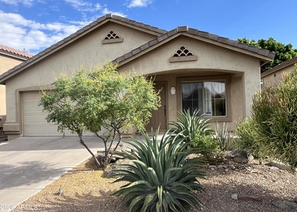 10460 E Hillery Drive - Photo 1