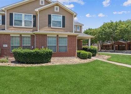 2316 Stoneleigh Place - Photo 1