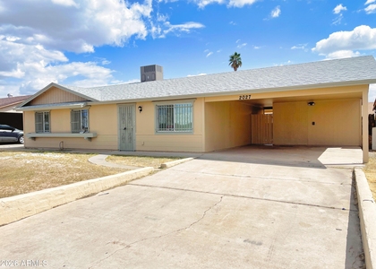 2027 N 66th Drive - Photo 1