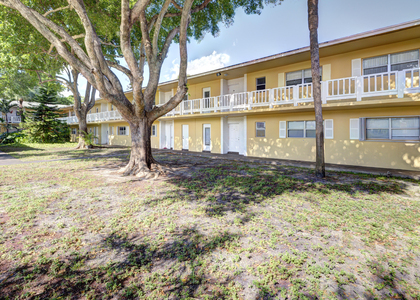 420 Se 2nd Avenue - Photo 1