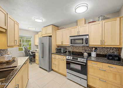 10454 W Palmeras Drive - Photo 1