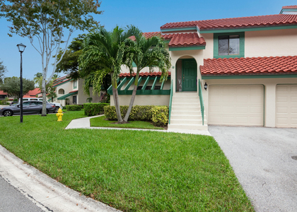 3 Lexington Lane E - Photo 1