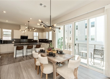 1426 S Urbana - Photo 1