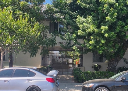 18601 Collins Street - Photo 1