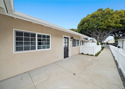1801 Clay St - Photo 1
