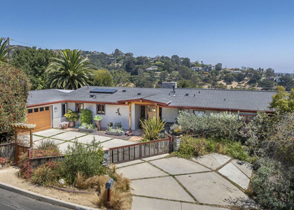 1090 El Medio Avenue - Photo 1