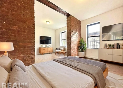 3139 Broadway - Photo 1