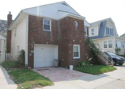 560 E Broadway - Photo 1