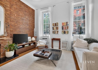 220 W 15th Street - Photo 1