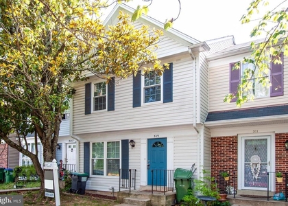 309 Bentley Court - Photo 1