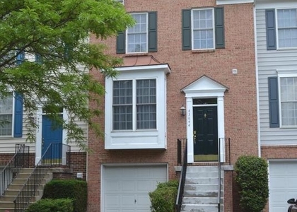43644 Scarlet Square - Photo 1