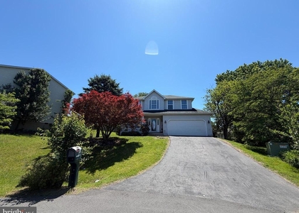 407 Tamarack Circle - Photo 1